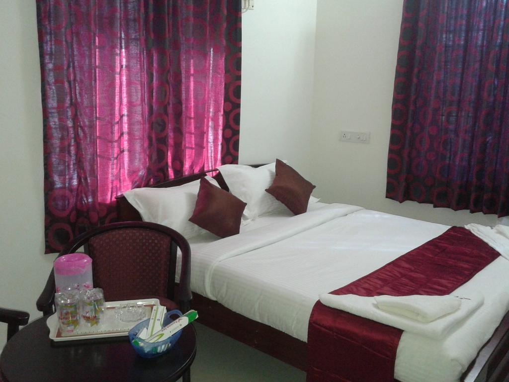 Hotel Yes Way Inn Mahabalipuram Rum bild